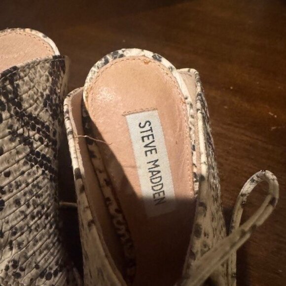 Steve Madden Snakeskin booties - Picture 4 of 8
